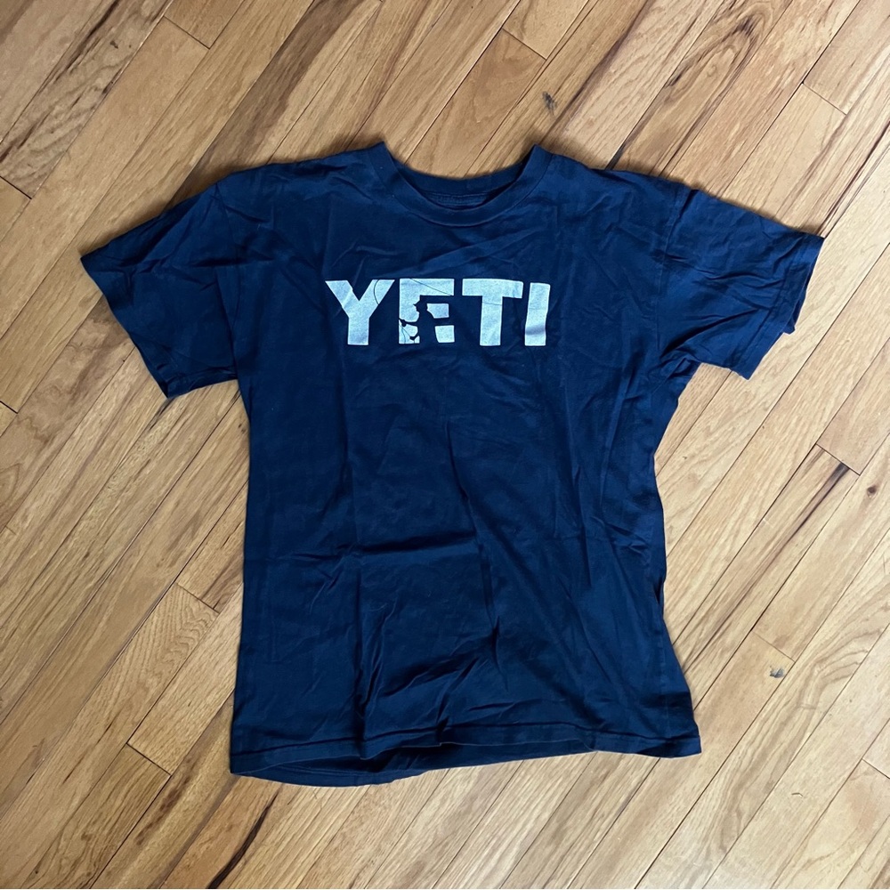 Yeti t-shirt/ men’s medium/ 100% cotton - Picture 3 of 5
